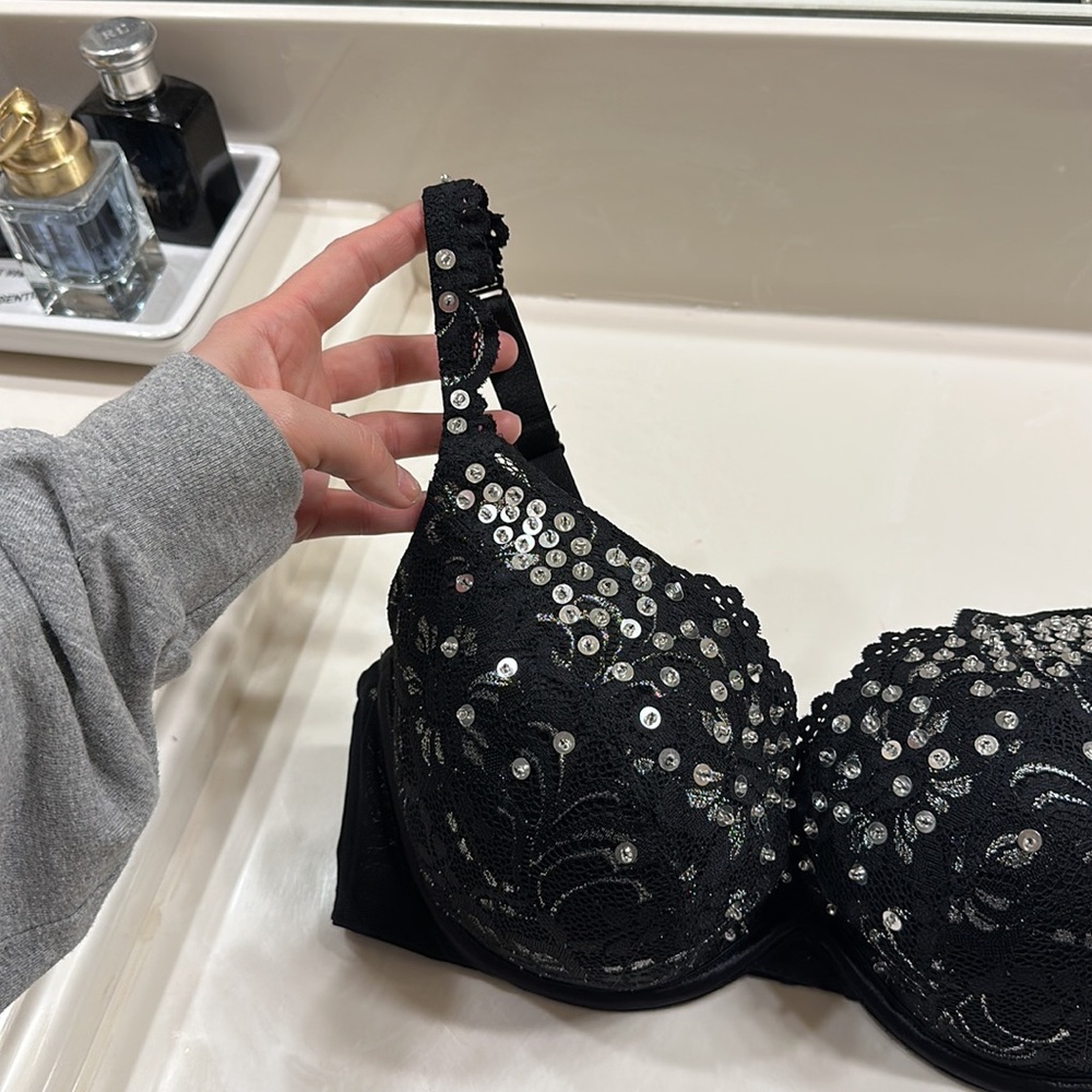 Beautiful bra - Picture 2 of 3